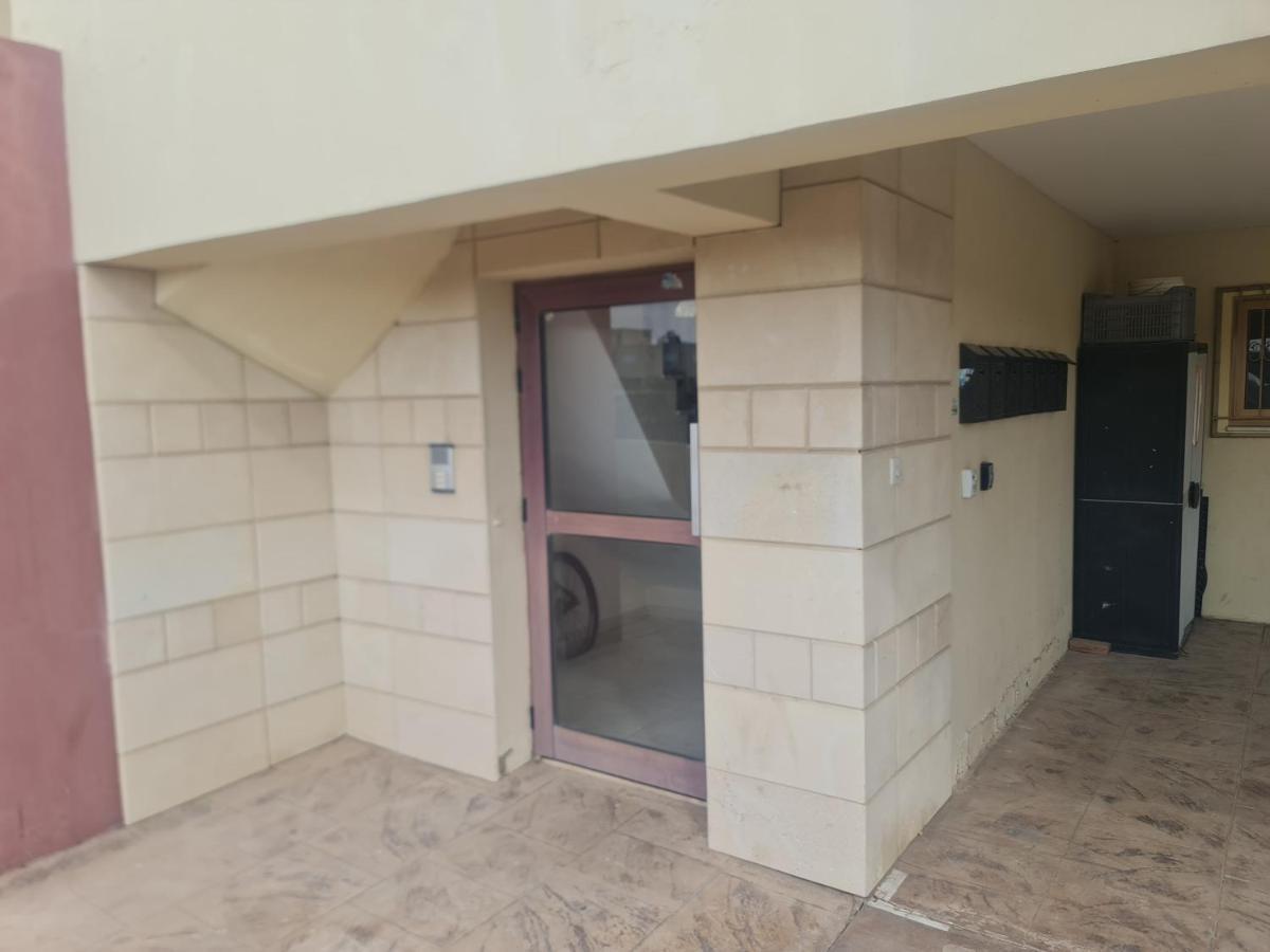 Top Floor 1 Bdrm Aprtrmnt Apartment Dromolaxia Luaran gambar